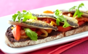 Tartine provencale aux sardines fraiches